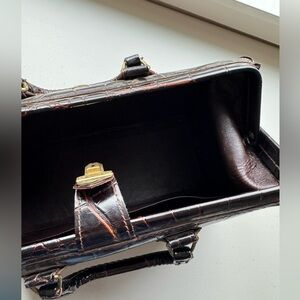 Vintage Upjohn cowhide doctors bag